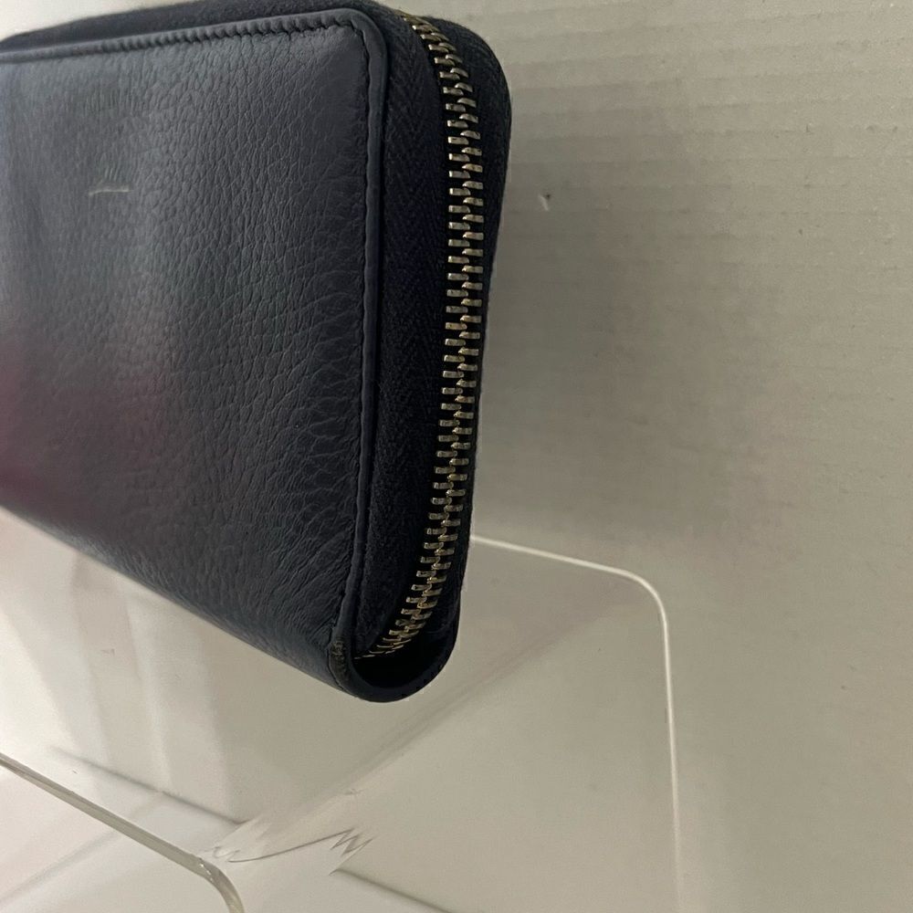 Authentic Gucci Pebbled Leather Wallet - Picture 4 of 9